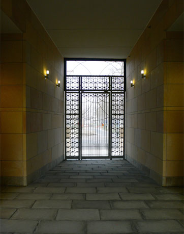 Rosenkranz Gate, Yale University